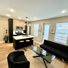 108-c1 Beachblock 2 bedroom/balcony, parking.
