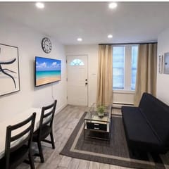 1 bed, kitchen & living room 1 block to beach, Unit 9