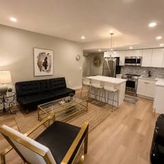 2 bedroom with deck close to hard rock and beach.