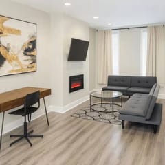 Point breeze, full house, 4 bedroom, backyard.