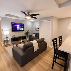 7 blocks to convention close to center city unit 2
