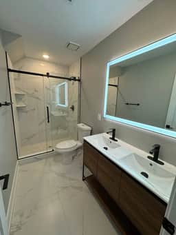 Rittenhouse 3 bedroom & backyard - Image 4