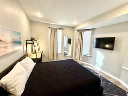 2 bedroom, 1 block beach, kitchen,livingroom. #3 - Image 5