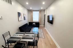 2 bedroom with back yard walk to city. - Image 4