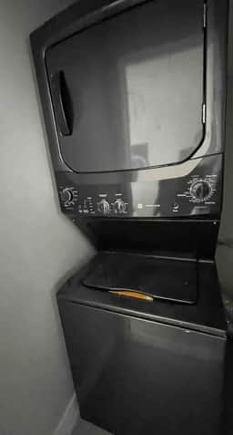 2 bedroom on Broad st close to Wells fargo unit4 - Image 4