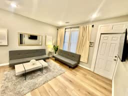 2 bedroom, kitchen 1block to beach ,parking.unit 8 - Image 4