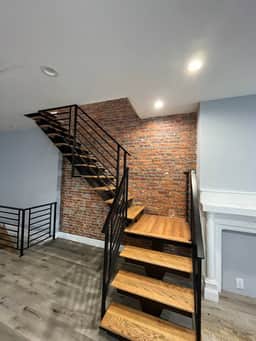 University city house 4 bedroom with backyard - Image 4