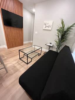 1 bedroom w/patio close to Wells Fargo arena - Image 5