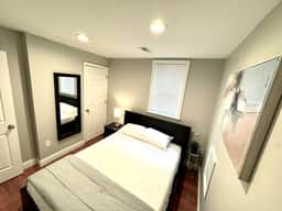2 bedroom small house in university city sleeps 5. - Image 3
