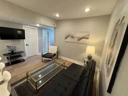 New 2 bedroom w/deck 2 block to beach & boardwalk - Image 3