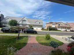 4 bedroom house with pool and backyard on bayside. - Image 5