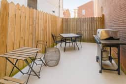Large University city, 5 bedRM,3 bathRM, backyard. - Image 2