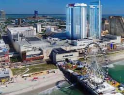 1bedroom, living room, kitchen, 1 block beach38-10 - Image 4