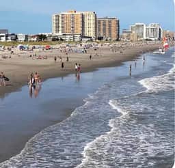 two bedroom with balcony one block to beach 38-4 - Image 3