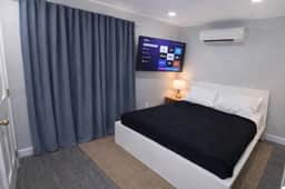 1 bedroom 1 block to tropicana casino, & beach. - Image 2
