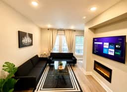 Rittenousr sq, two bedroom by level with deck #2 - Image 2