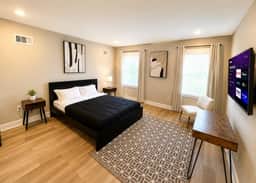 Rittenousr sq, two bedroom by level with deck #2 - Image 5