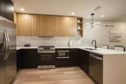 Rittenhouse Square 3 bedroom & backyard bi-level#1 - Image 2