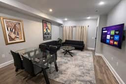 3 bedroom, backyard close to convention center 1 - Image 2