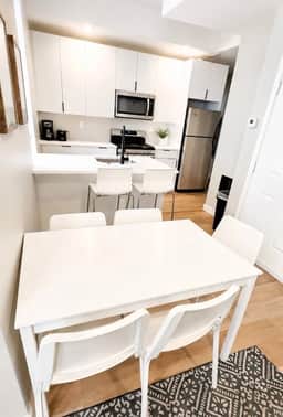 University area all new 3 bedroom livingroom. - Image 4
