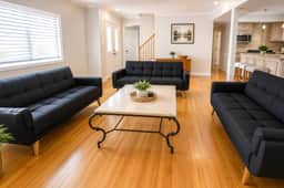 4 bedroom House with pool and deck close to bay. - Image 4