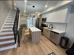 4 bedroom with rooftop close to Center City. - Image 5