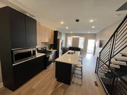 fullhouse university city 4 bed. - Image 3