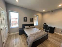 Big 4 bedroom university house 3432 - Image 4