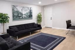 5 bedroom apartment across from Tropicana Casino - Image 2