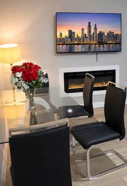 5 bedroom apartment across from Tropicana Casino - Image 5