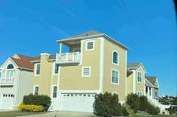 Big, newly renovated 6BR Bayview Home. - Image 2