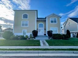 Big, newly renovated 6BR Bayview Home. - Image 3