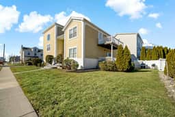 Big, newly renovated 6BR Bayview Home. - Image 4