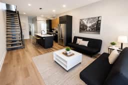 Four bedroom house in university city 3416 - Image 2