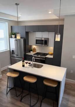 two bedroom w/rooftop close to convention center. - Image 5