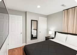 2 bedroom small house w/backyard 401 rear - Image 2