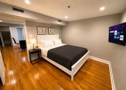 1 bedroom close to convention and city #3 - Image 2