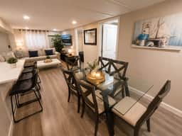 3 bedroom close Ceaser's 1 block from beach - Image 2