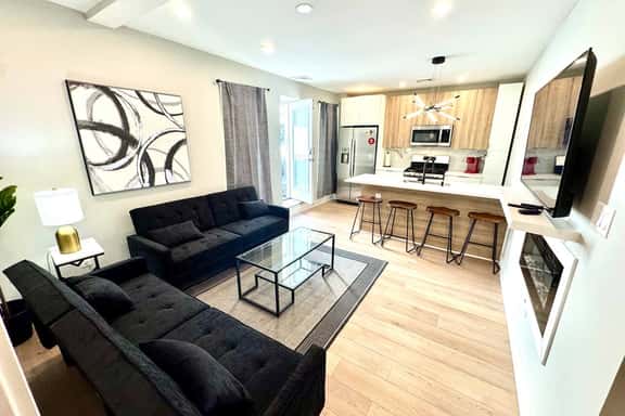 3 bedrm kitchen, living room, 108-A1 - Image 1
