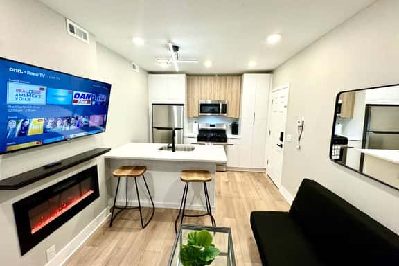 Beachblock 1bedroom w/parking 110 b2 - Image 1