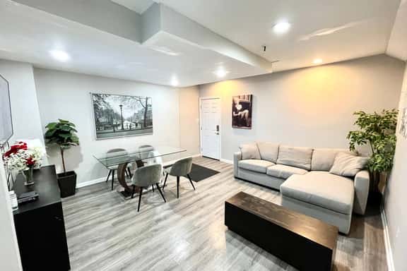 5 bedroom:  1 block beach , boardwalk ,Tropicana. - Image 1