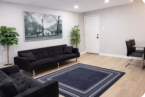 5 bedroom across from tropicana 1 block to beach - Image 1