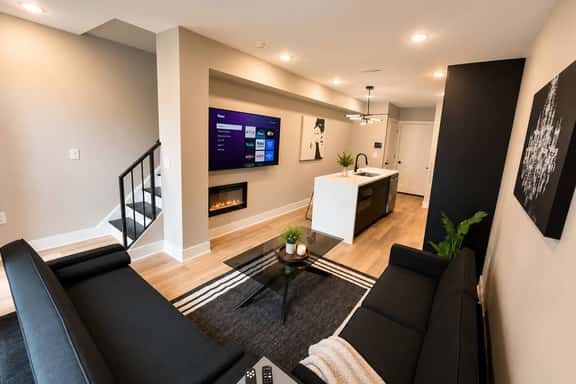 Rittenousr sq, two bedroom by level with deck #2 - Image 1