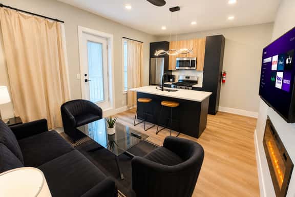 108-B1 Beachblock 2bedroom new. Free parking. - Image 1