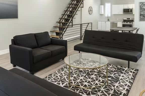 Four bedroom home in university city 3432 - Image 1