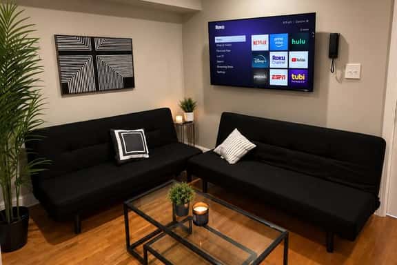 1 bedroom close to convention and city #3 - Image 1
