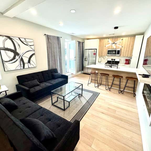 3 bedrm kitchen, living room, 108-A1 - Image 1