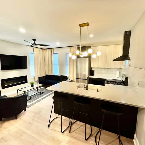 3 bedroom on Beach block,kitchen & Living Rm110 A1 - Image 1