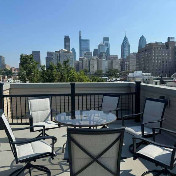 Rittenhouse, 4 level, 2 bedroom,& rooftop. - Image 1
