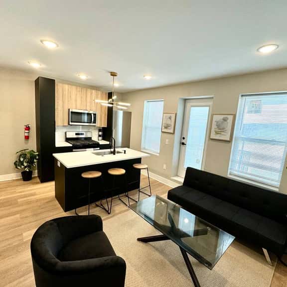 Beachblock new 2bedroom/balcony 108 b2 - Image 1